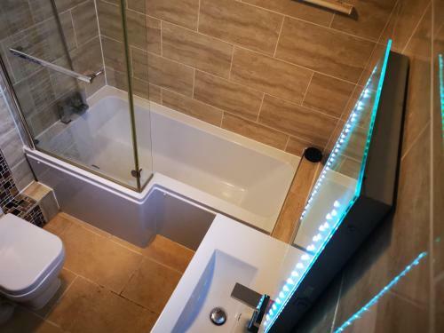 Apartamento 2-bed Flat 5 Mins Walk To Town Centre In Bradford
