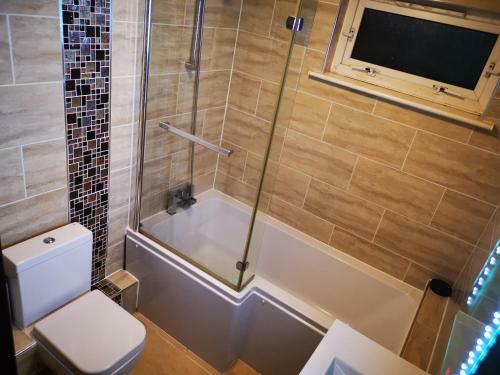Apartamento 2-bed Flat 5 Mins Walk To Town Centre In Bradford