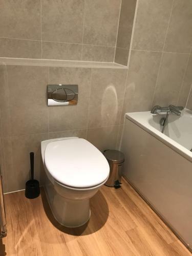 Brentwood City Apartment