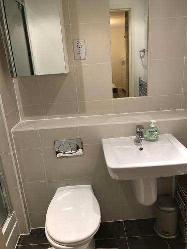 Brentwood City Apartment