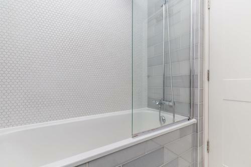 Direct Sea View 1 Bed Room Apartment