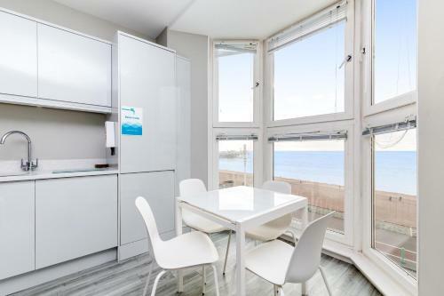 Direct Sea View 1 Bed Room Apartment