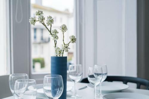 Apartamento Charming, Bright & New Beach Balcony Flat