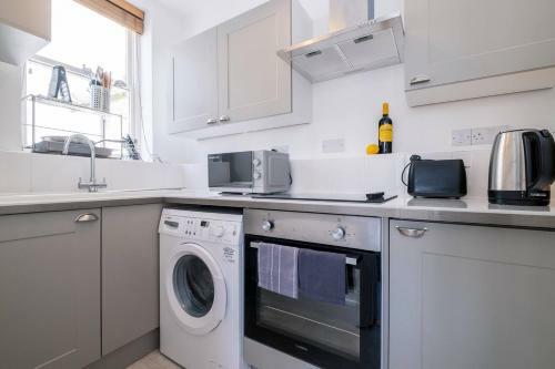 Apartamento Charming, Bright & New Beach Balcony Flat