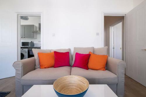 Apartamento Charming, Bright & New Beach Balcony Flat
