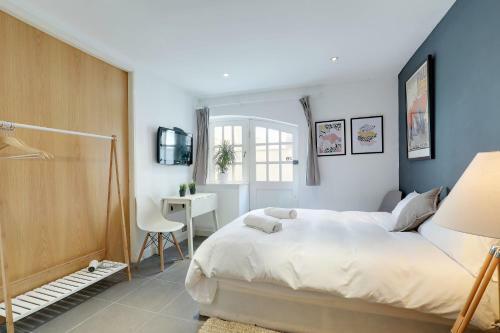 Apartamento Modern Boho Studio - Super Central - In Private Mews - Fast Wifi
