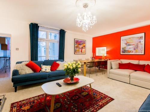 *new* Luxury 3bdr Property W/conservatory & Garden