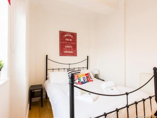 Spacious 5bdr House W/garden In Fabulous Location