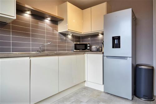 Meredith Way - Your Apartment