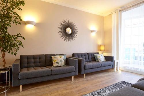 Meredith Way - Your Apartment