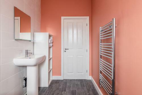Fantastic Brand New Home