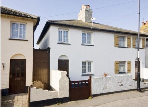 Stanpit Cottage With Scenic Views