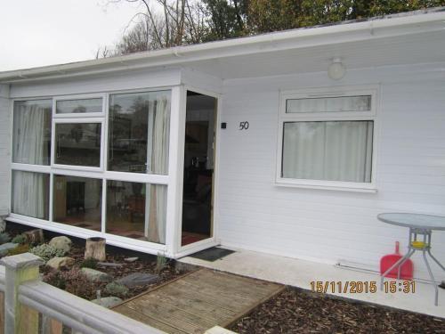 Glan Gwna Upper Lakeside Chalet Dog Friendly