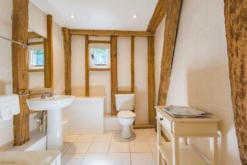 Great Higham Barn And Cottages