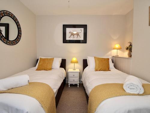 Spacious Country Cottage In Historical Canterbury