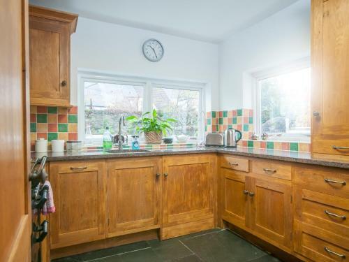 Beautiful Edwardian 2 Bedroom House With Parking