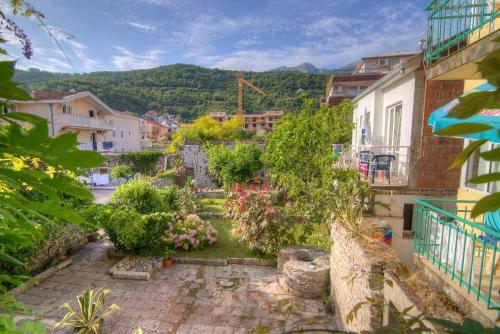 Apartments Laros