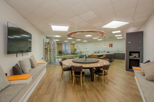 Castell Coch Lodge By Cardiff Holiday Homes