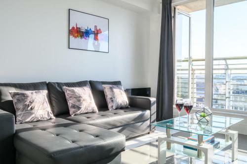 Apartamento Skyline, By T? Sa - Stay Central With Free Parking