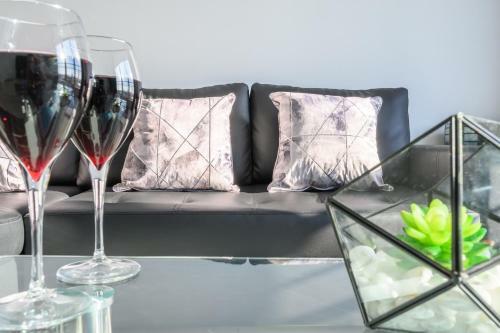 Apartamento Skyline, By T? Sa - Stay Central With Free Parking