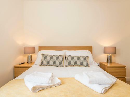 Mega Apartment Next To City Centre And Bay With Parking