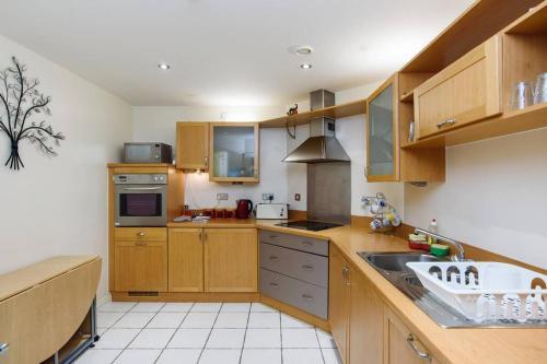 Apartamento Stunning 2bd - Cardiff Bay Walk Central, Sleeps 6