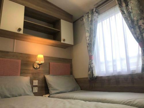 Oak Prestige Holiday Home