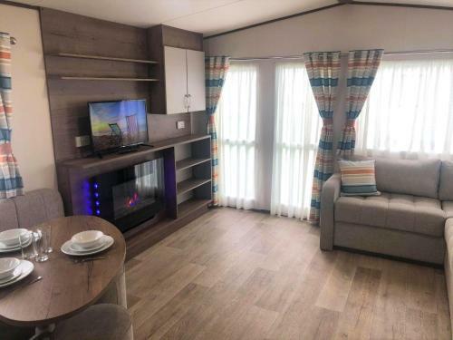 Larch Superior Holiday Home