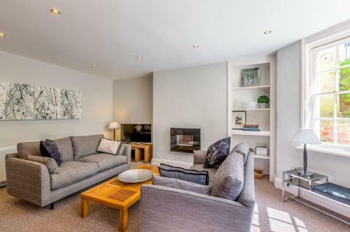 Luxury Apartments - 22 Garden Flat