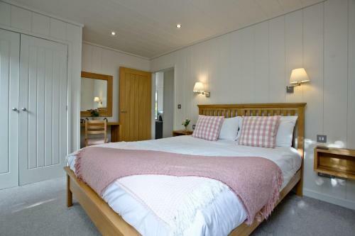 Cedar Lodge, Strawberryfield Park