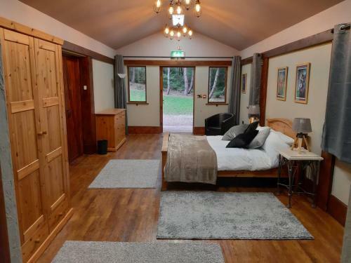 Villa Wyldwood Lodge