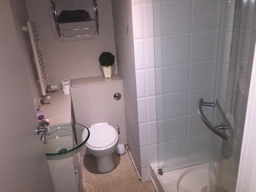 Large 2-bed House Derbyshire Off Chatsworth Rd