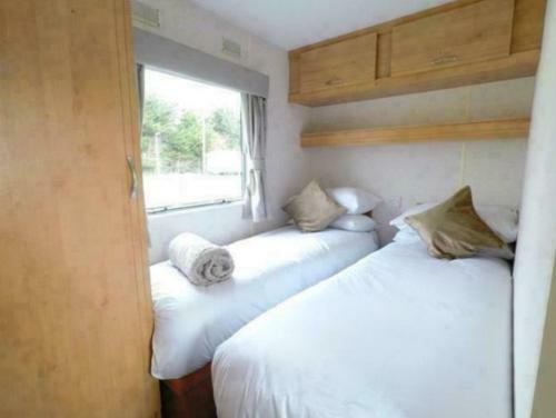 Stunning 2-bed Holiday Home In Clacton-on-sea