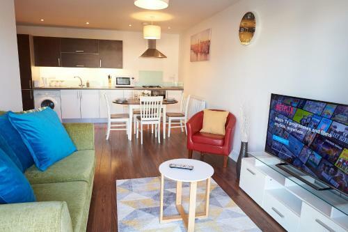 Clarendon Heights - Stylish Two-bedroom Apartment