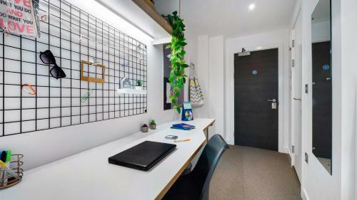 Posada Relax By Mph, Smart Ensuites In Central Colchester