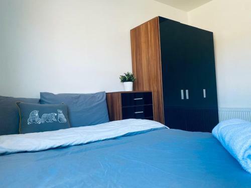 5-bed 5-ensuite Coventry Walsgrave M6 M69