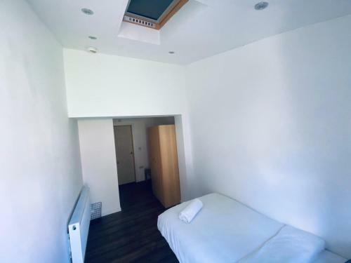 5-bed 5-ensuite Coventry Walsgrave M6 M69