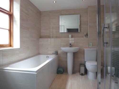 West Henstill House, Crediton