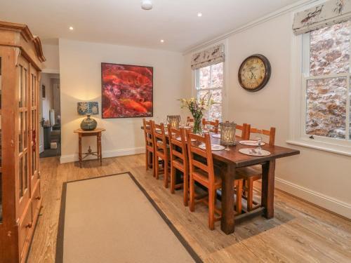 11 Marine Terrace