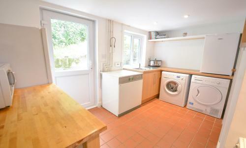 Berry Cottage Croyde | 4 Bedrooms / Sleeps 7-9 / Dog Friendly