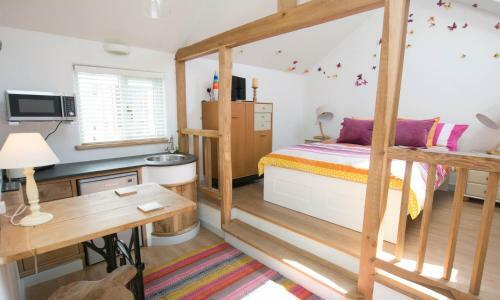 Bag-end House | 7 Bedrooms / Sleeps 14 | Hot Tub*
