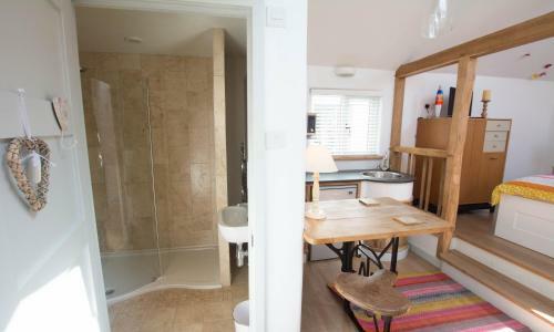 Bag-end House | 7 Bedrooms / Sleeps 14 | Hot Tub*