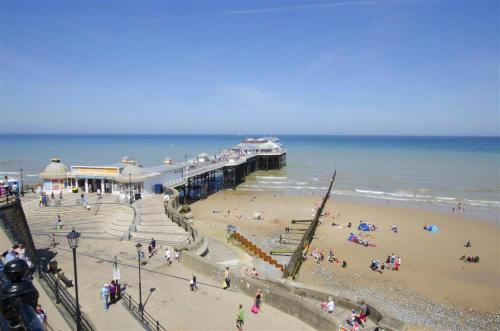 Cromer Villa Sleeps 8 With Wifi