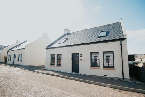 The Seafield Arms Hotel Cullen - Self Catering