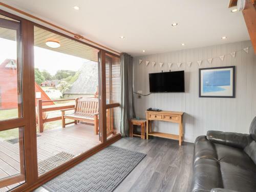Sunshine Chalet (no 85)