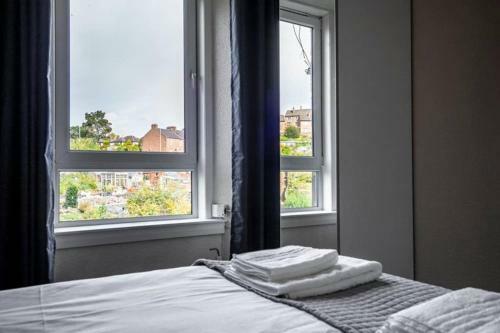 ? Bright, 2 Bedroom West End Apartment ?