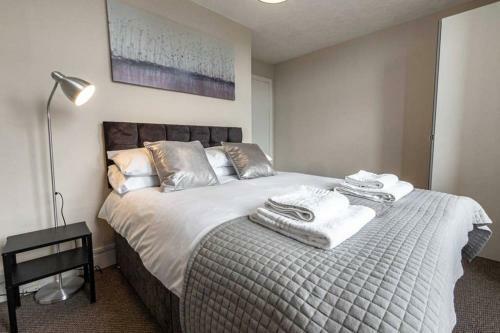 ?bright Apartment, Near University + City Centre?
