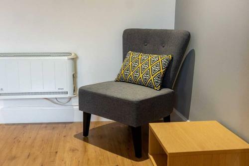 ?bright Apartment, Near University + City Centre?