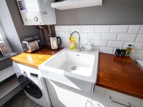 Apartamento New Superhost Listing: Bright Flat Nr. University