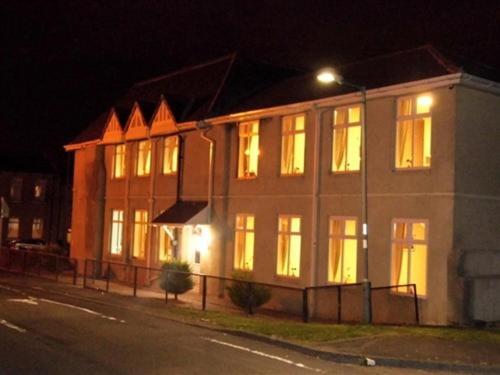 Budget H Express Hotel